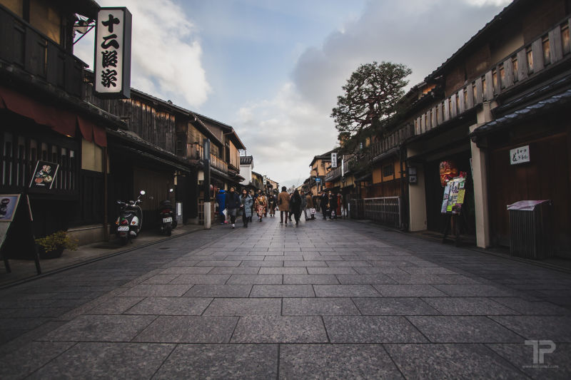 Gion. Kyoto, Japan. By Jun David.